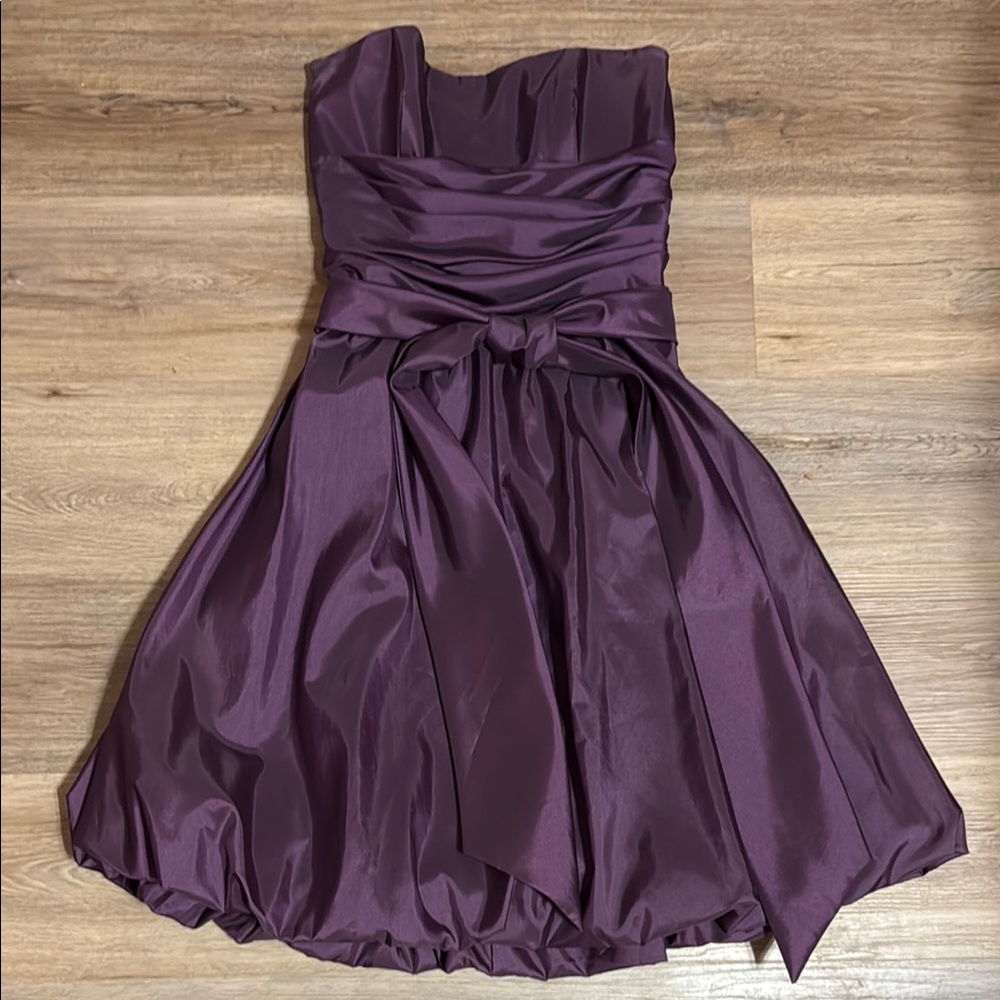 David's Bridal Strapless Flat Taffeta Bubble Hem Short Dress in Plum WORN ONCE - Picture 2 of 8